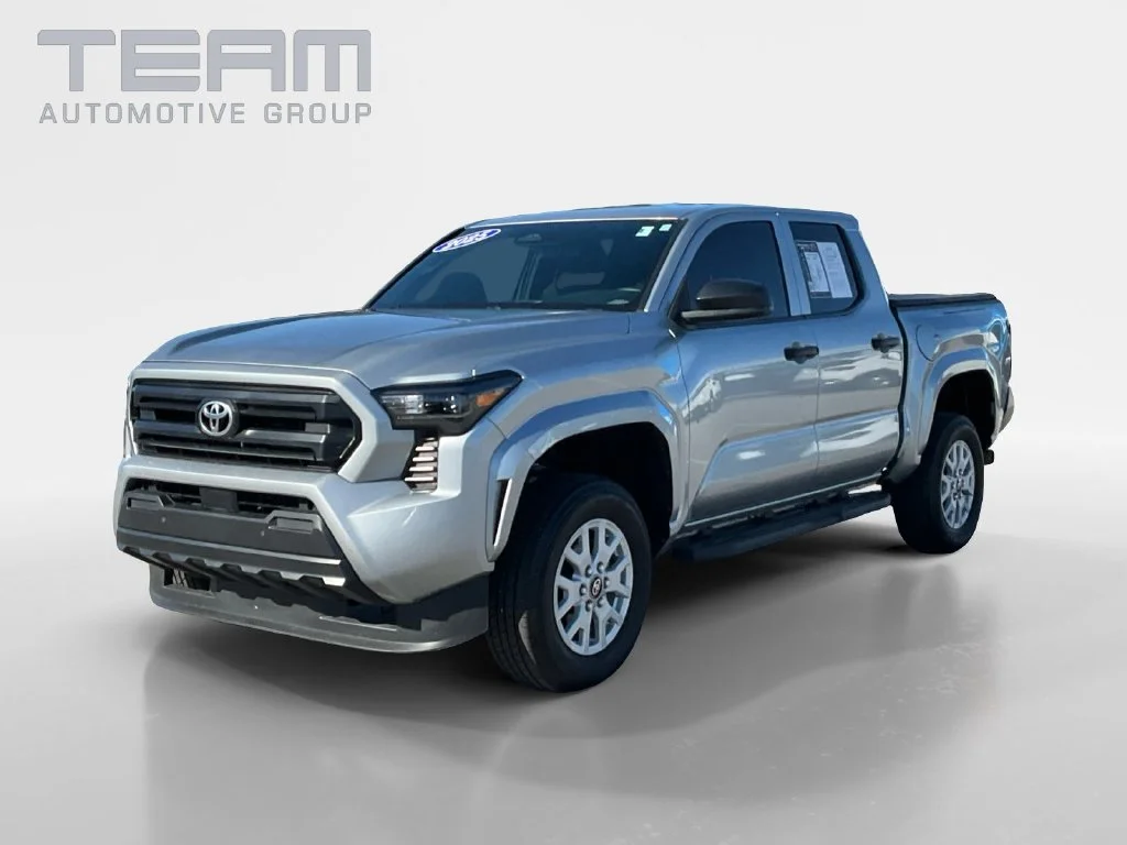 Used 2025 Silver Toyota SR image 3