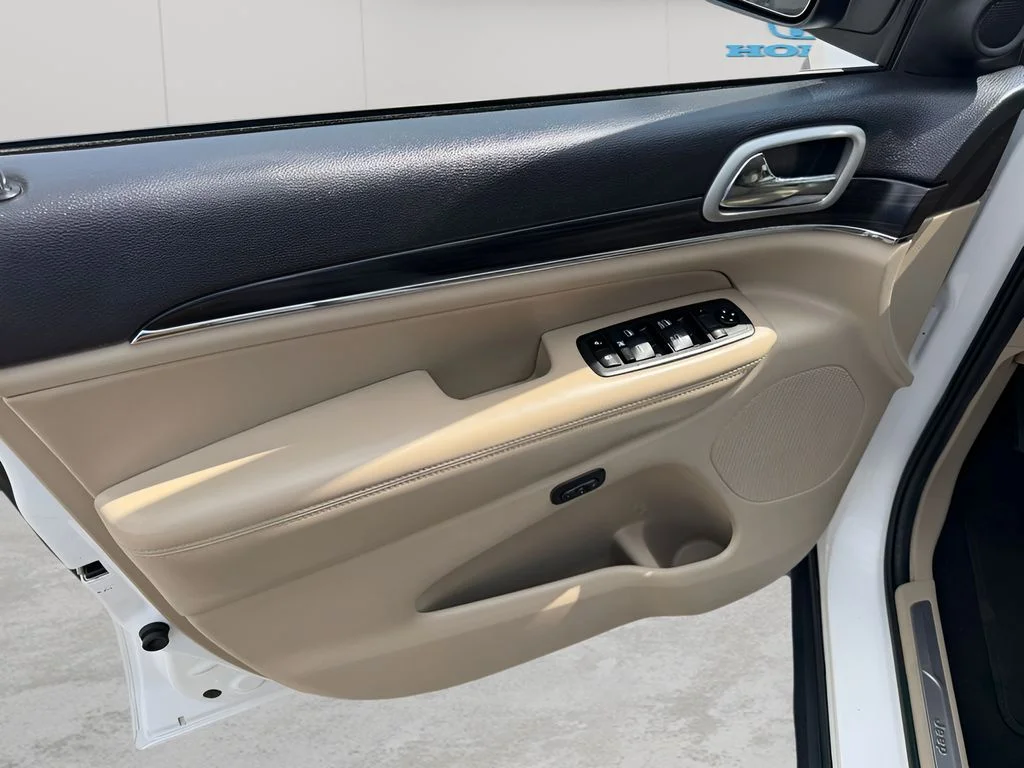 Used 2021 Bright White Clearcoat Jeep Limited image 12
