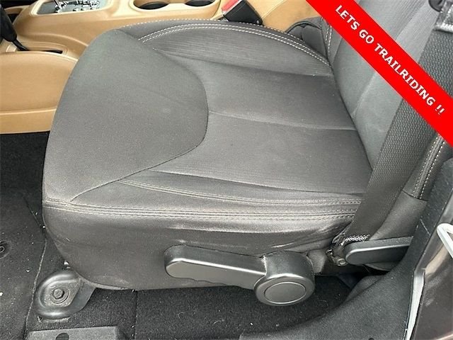 Used 2014 Gray Jeep Unlimited Sahara image 15