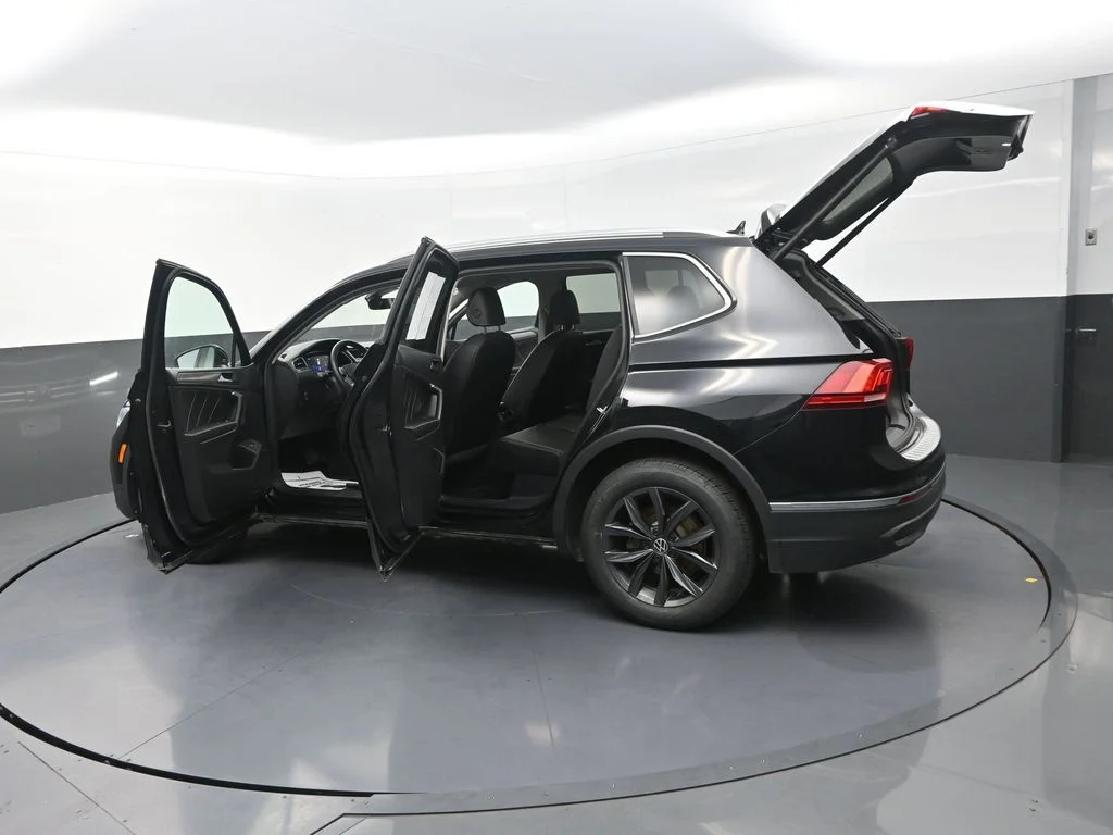 Used 2023 Black Volkswagen 2.0T SE image 33
