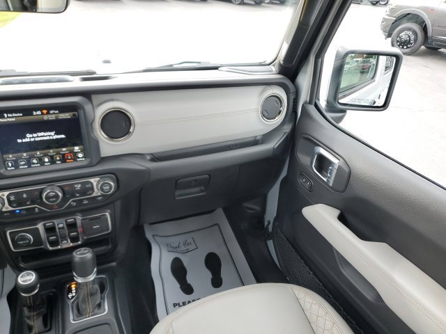 Used 2023 Silver Jeep Sahara 4xe image 16