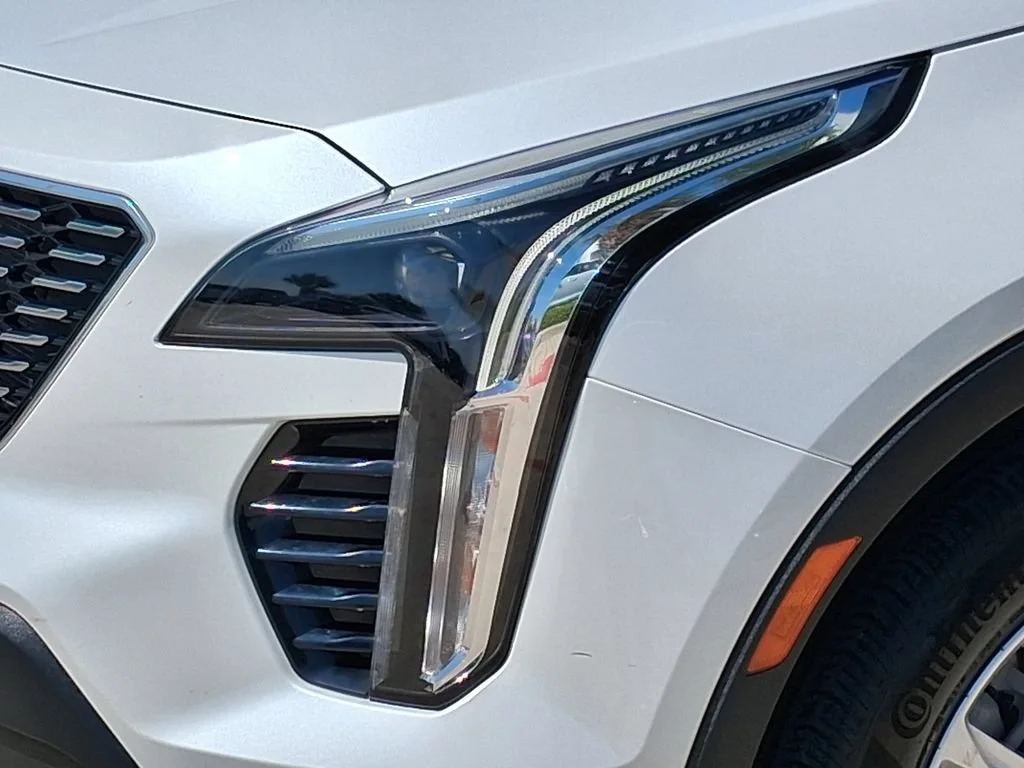 Used 2023 CRYSTAL WHITE TRICOAT Cadillac FWD Luxury image 7