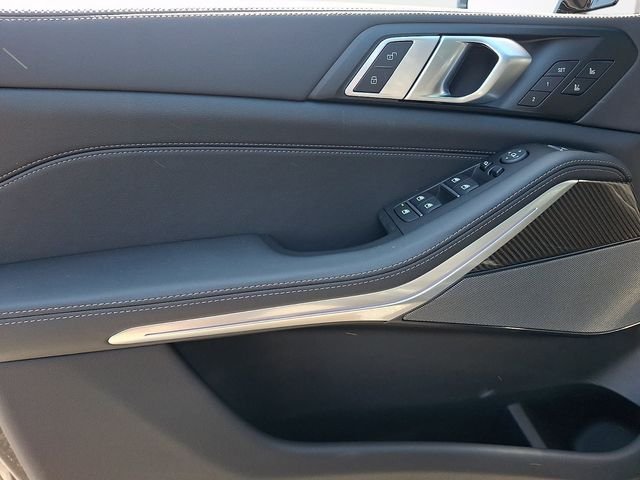 2026 BMW X5 M60i - Photo 10