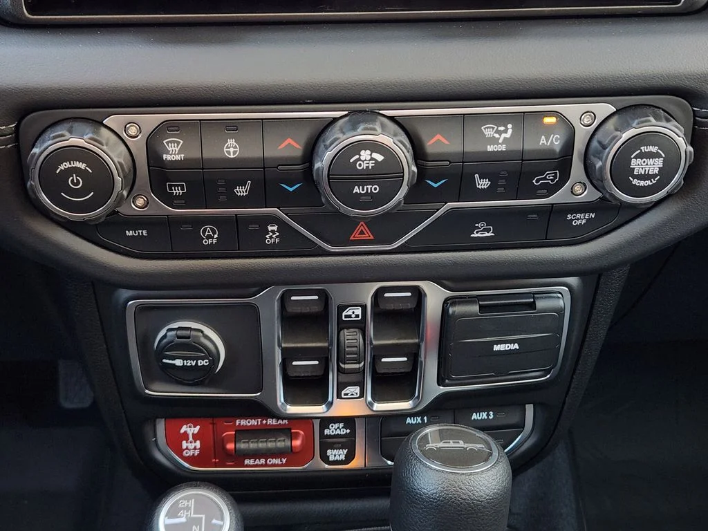 New 2026 Hydro Blue Pearlcoat Jeep Rubicon image 16