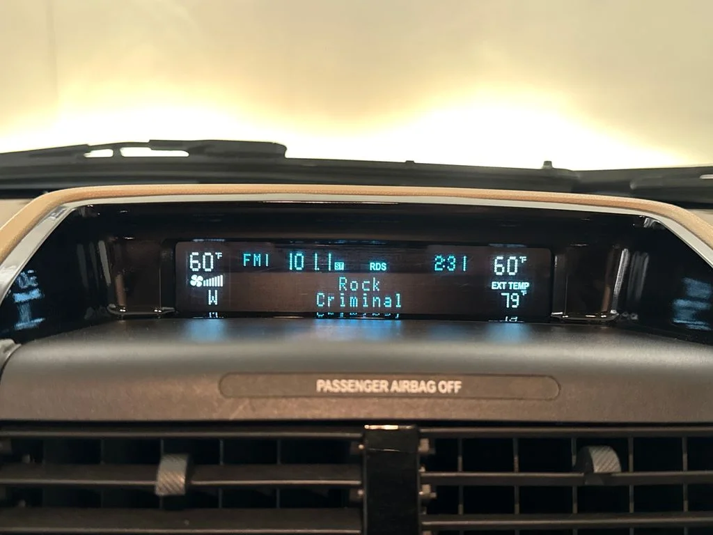 Used 2011 Gold Ford Limited image 27