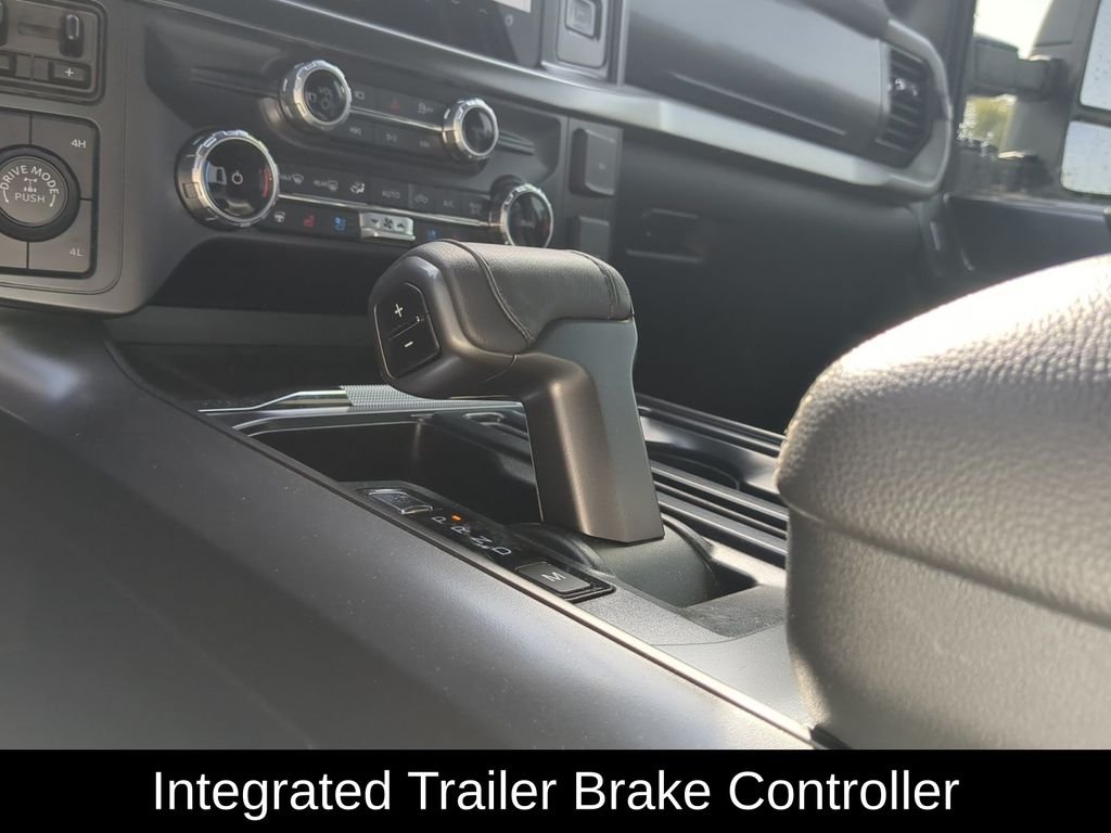 Used 2025  Ford Lariat image 17