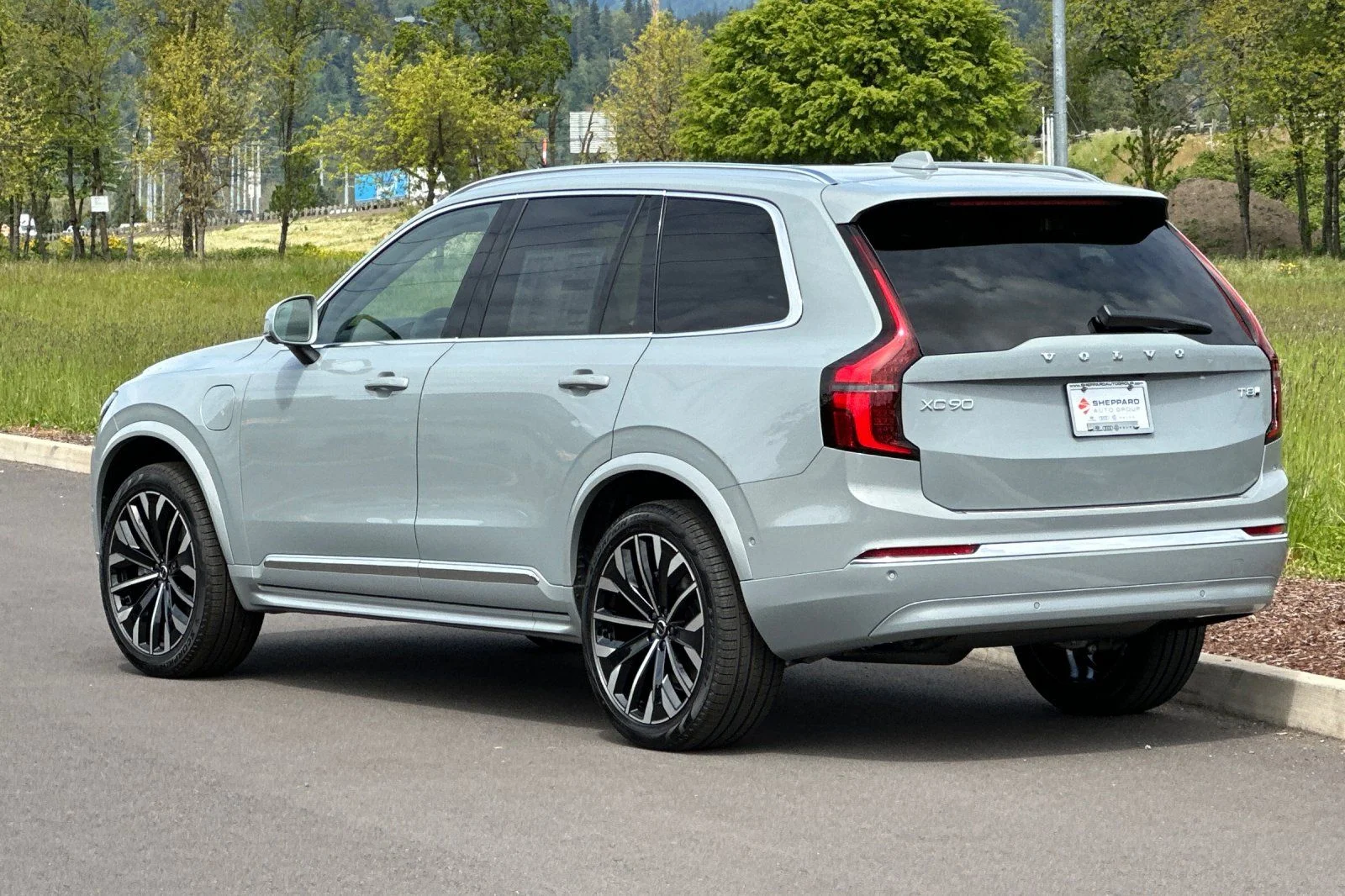 New 2026 Vapour Grey Volvo Plus image 5