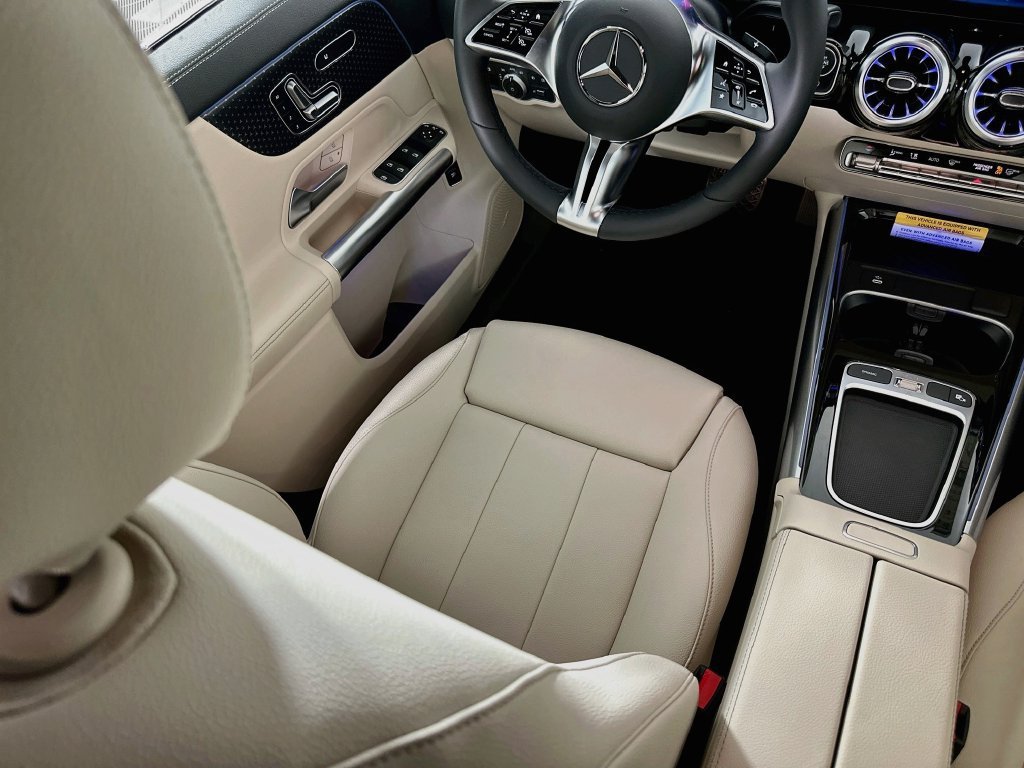New 2026 Mountain Grey Metallic Mercedes-Benz GLA 250 image 51