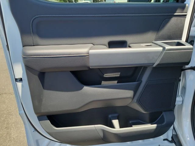 New 2026 Oxford White Ford XLT image 15