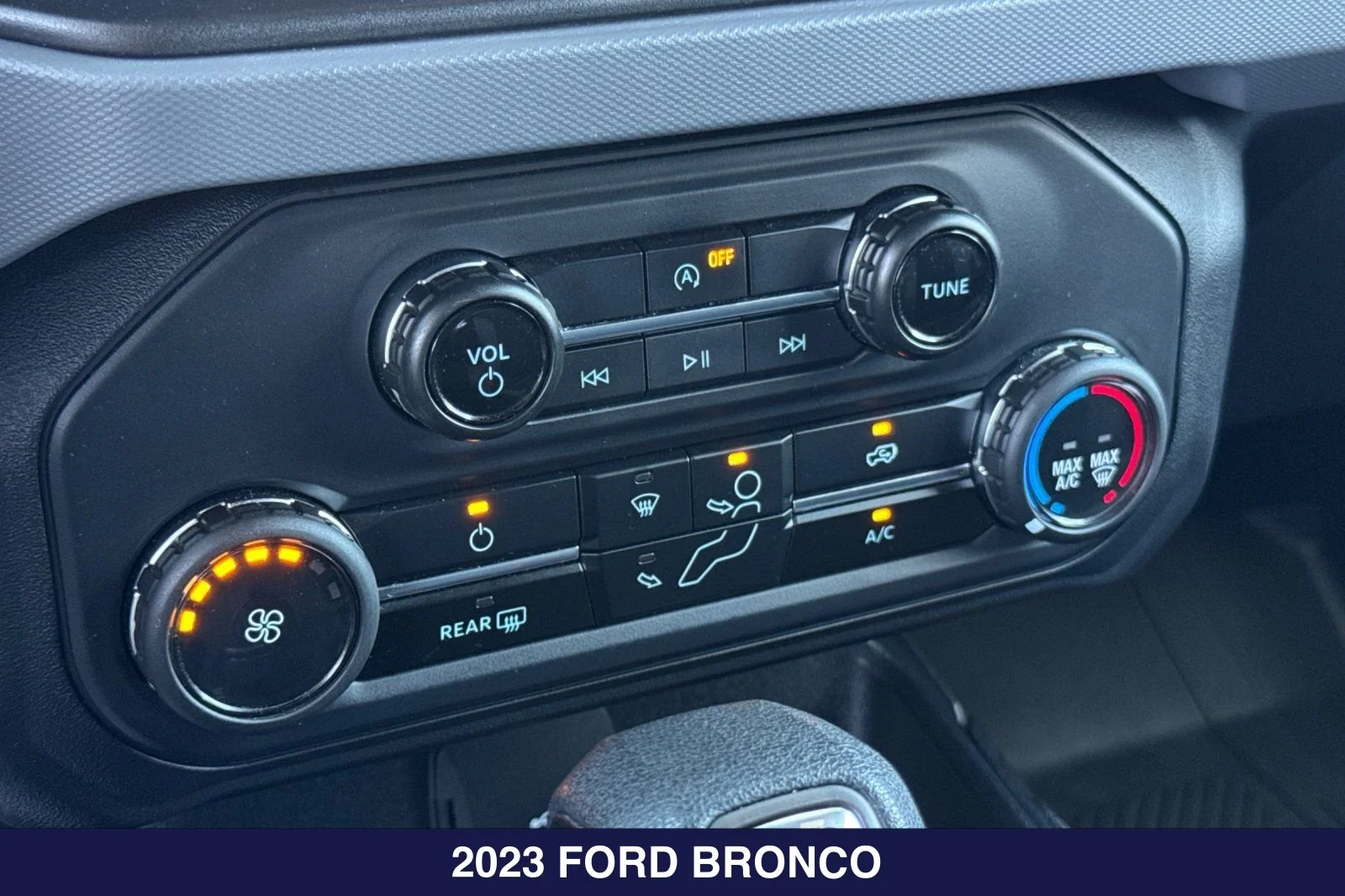 Used 2023 Blue Ford Base image 21