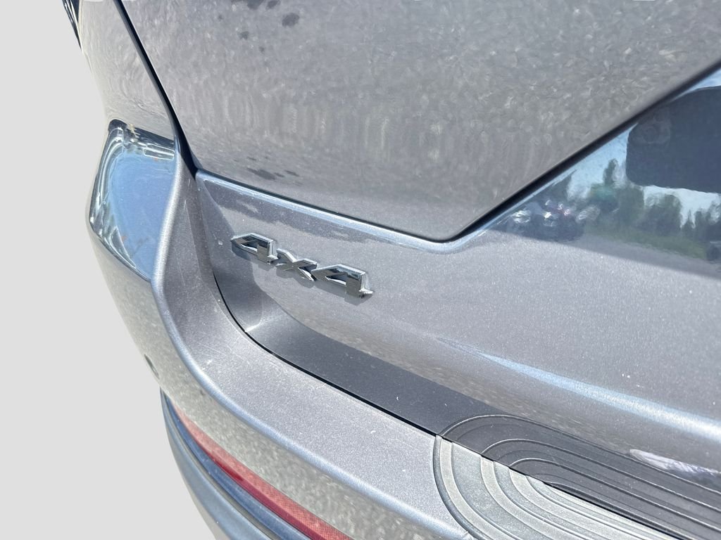 Used 2023 Gray Jeep Altitude X image 9