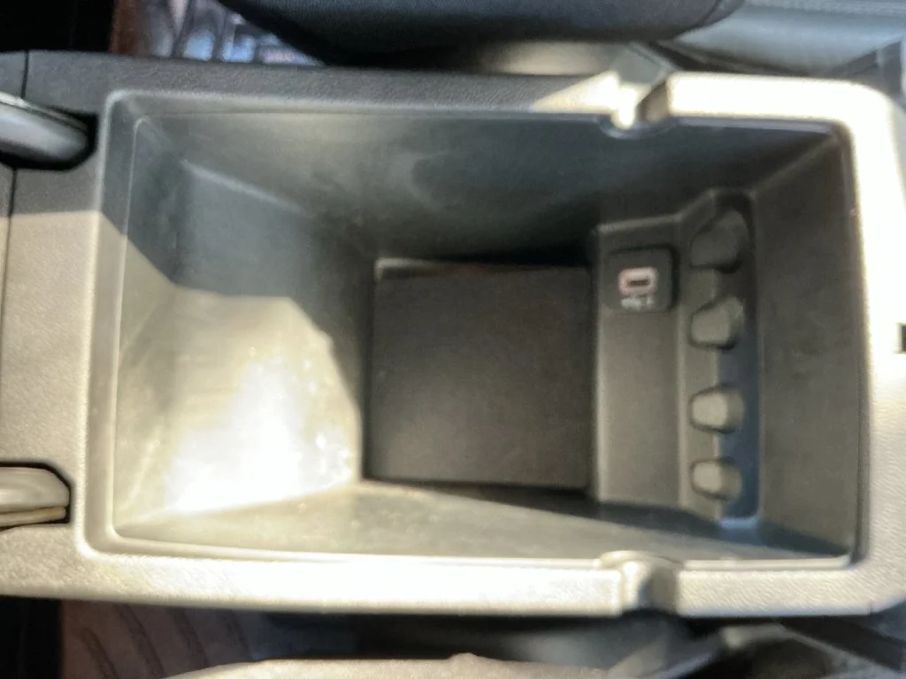 Used 2021 White Jeep Latitude Lux image 27