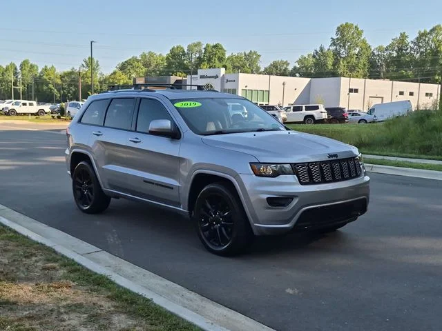 Used 2019 Silver Jeep Altitude image 15