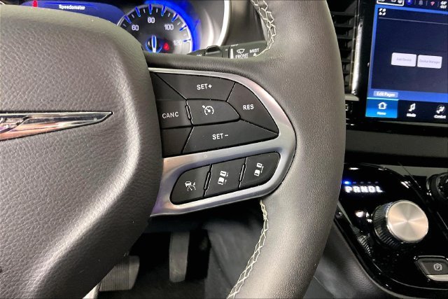Used 2026 Silver Chrysler Select image 9