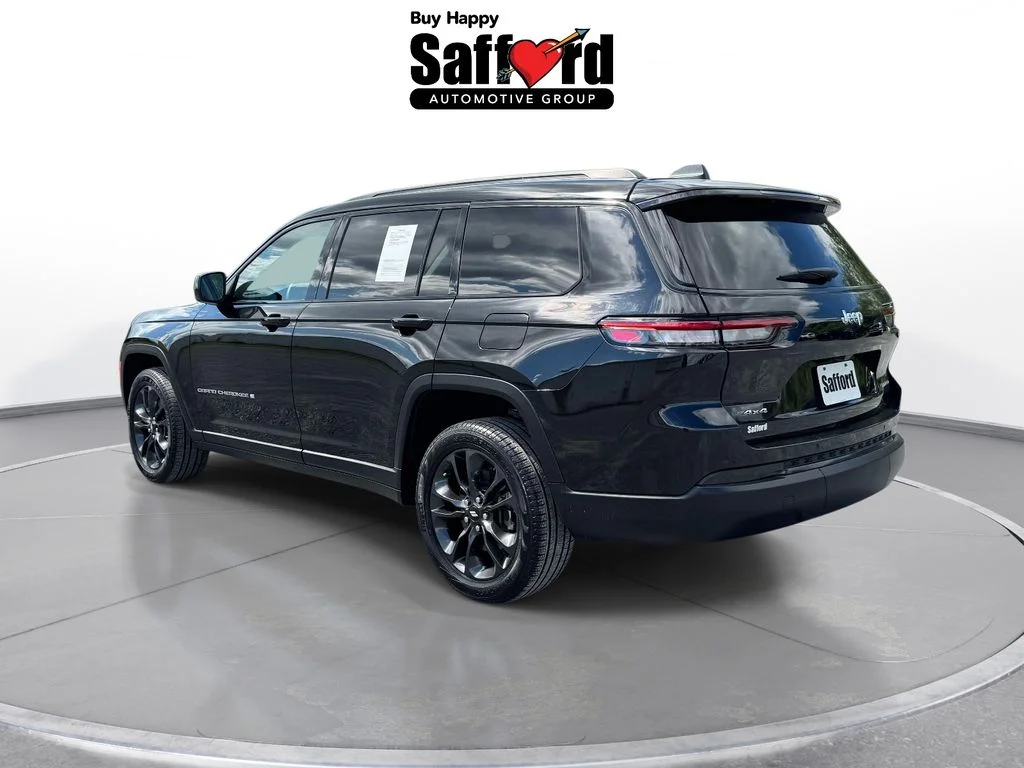 Used 2021 Black Jeep Laredo image 5