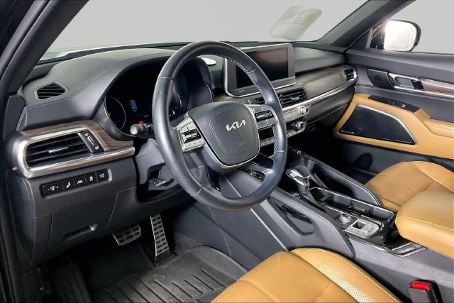 Used 2022 Black Kia SX image 16