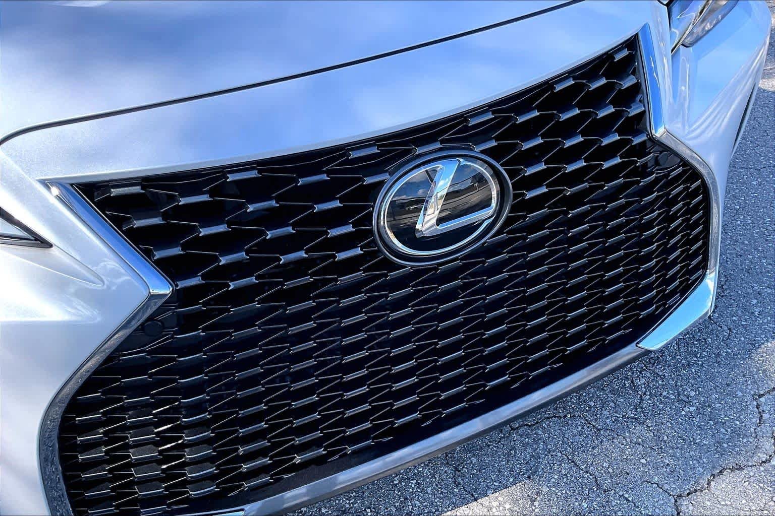 Used 2025 Eminent White Pearl Lexus  image 30