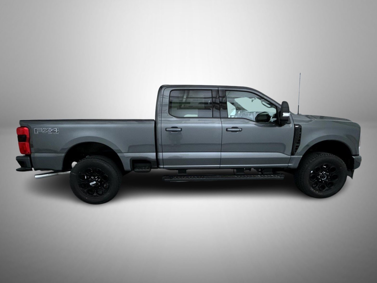 New 2026 Carbonized Gray Metallic Ford XLT image 4