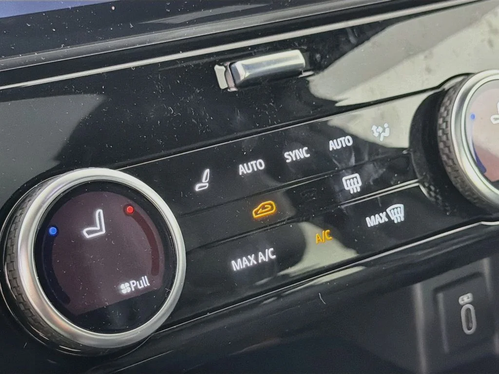 New 2026 Fuji White Land Rover S image 21