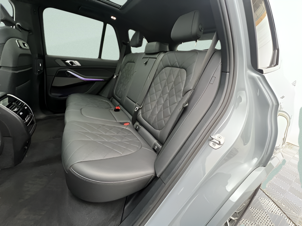 Used 2026 Gray Metallic BMW xDrive40i image 43
