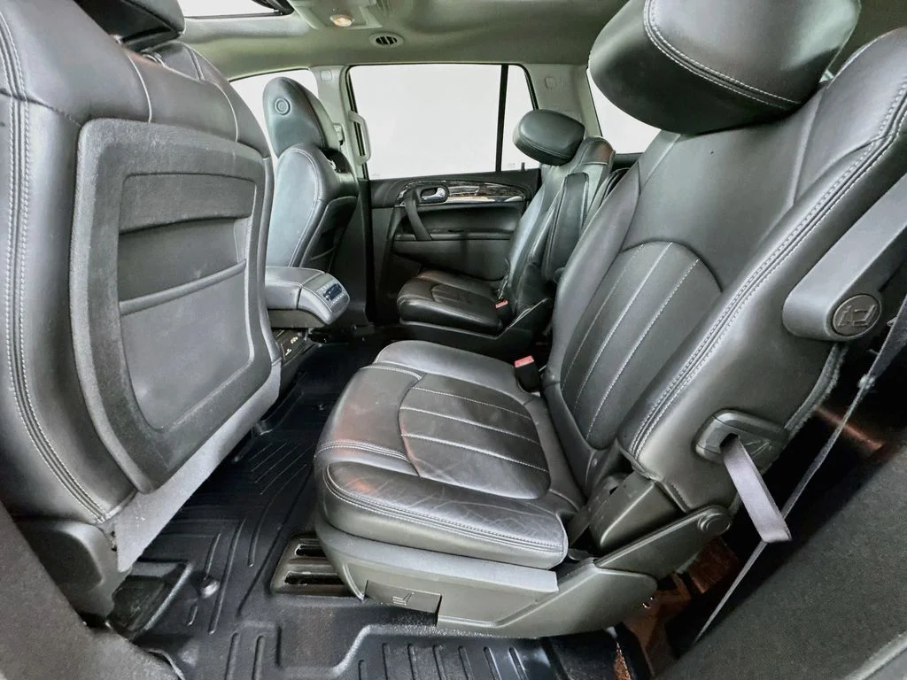 Used 2013 White Diamond Clearcoat Buick Premium Group image 30