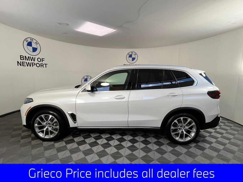 Used 2024 White BMW xDrive40i image 11