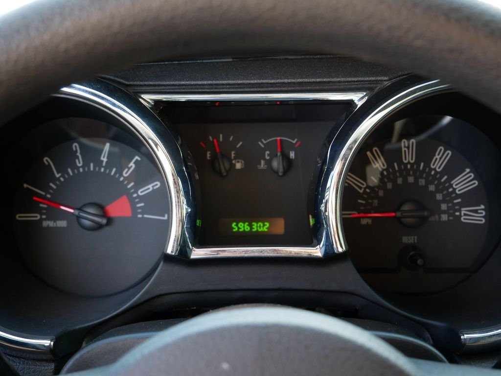 Used 2006  Ford V6 Premium image 21