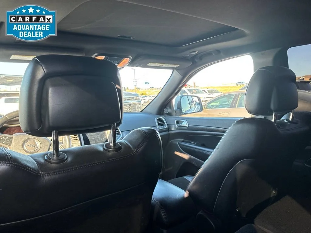 Used 2018 Bright White Cl Jeep Altitude image 6
