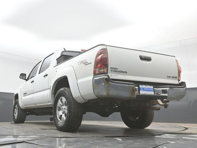 Used 2008 White Toyota Base image 39