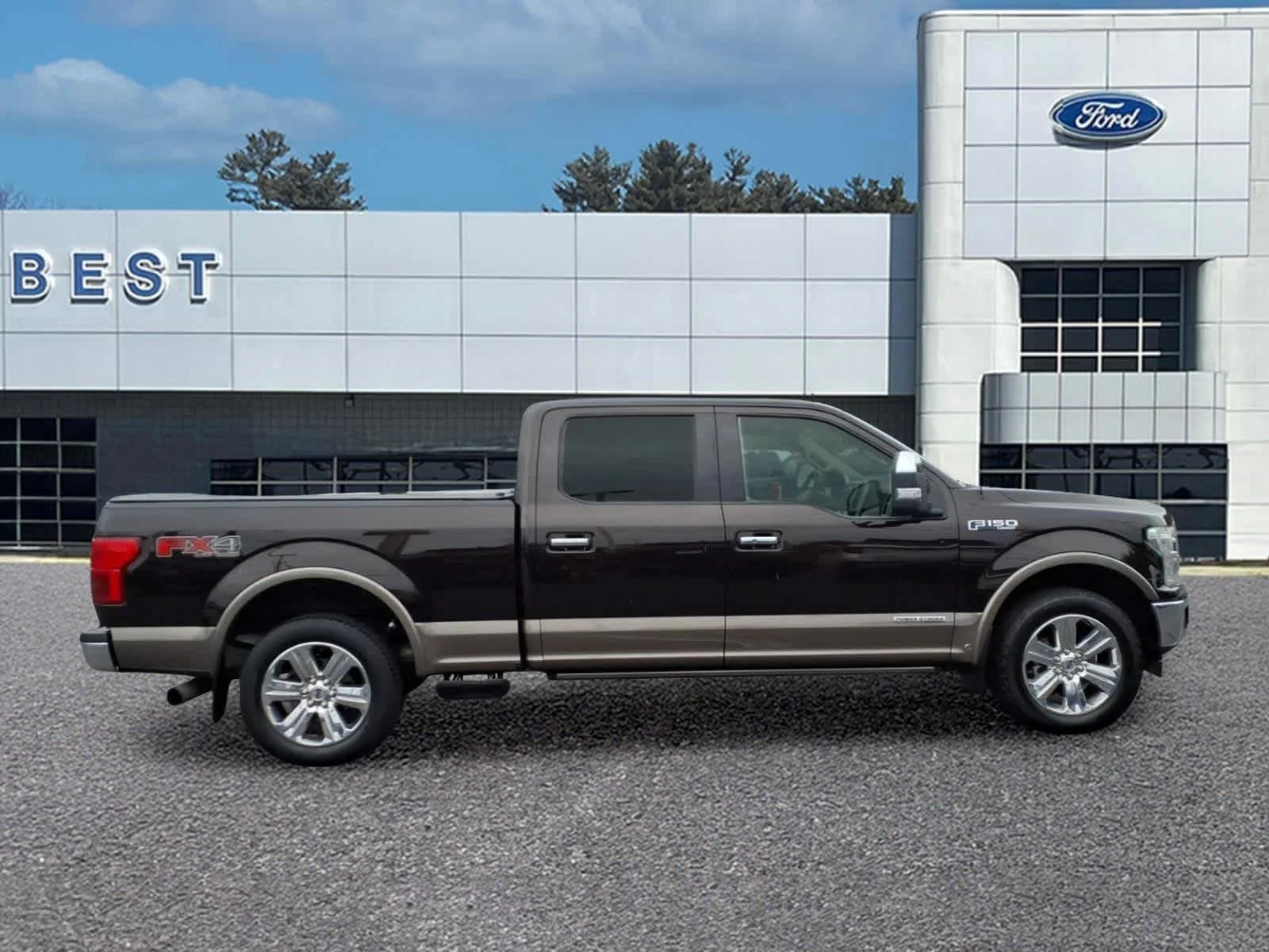 Used 2018 Magma Red/Stone Gray Ford LARIAT image 8