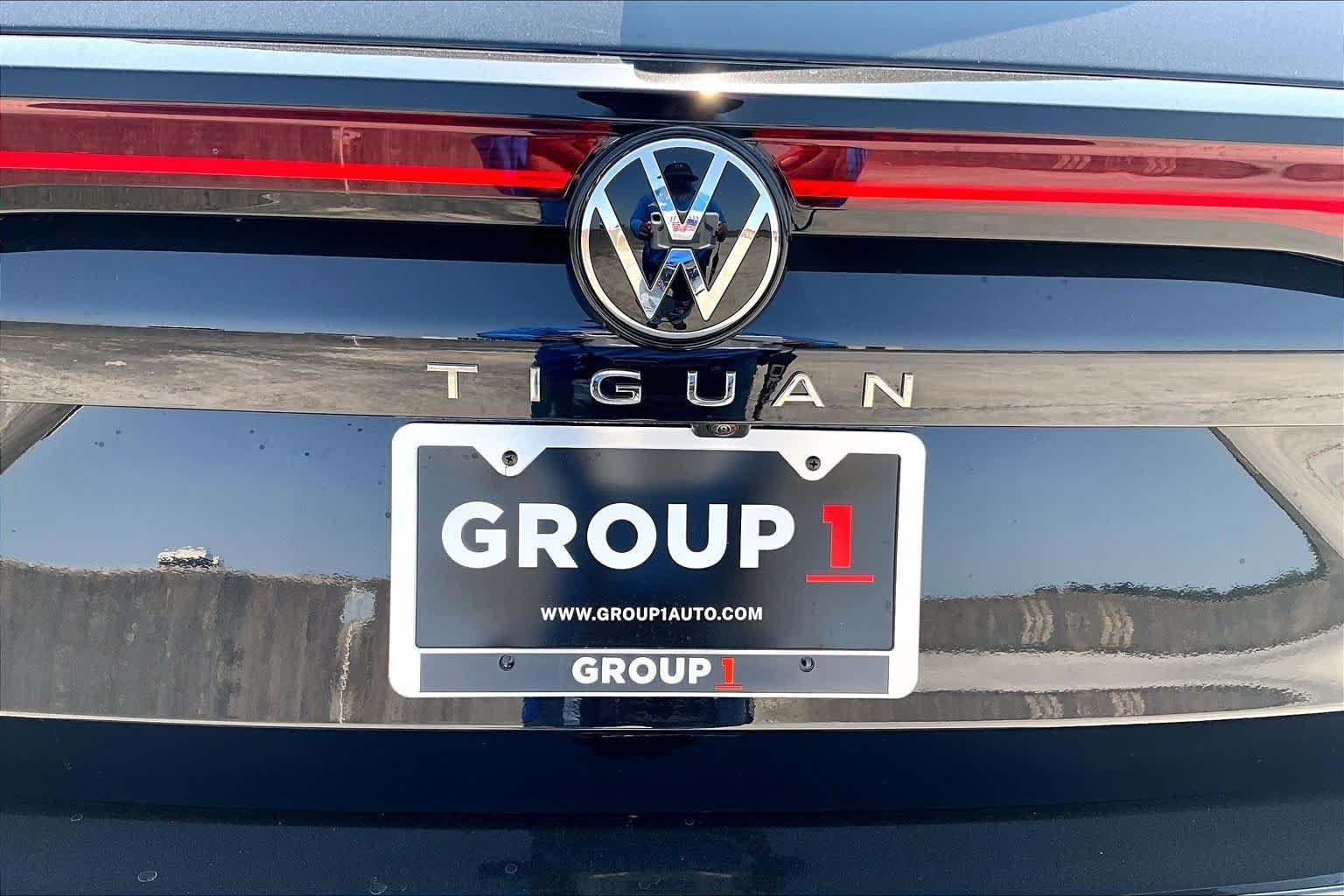 New 2026 Deep Black Pear Volkswagen 2.0T SE image 15