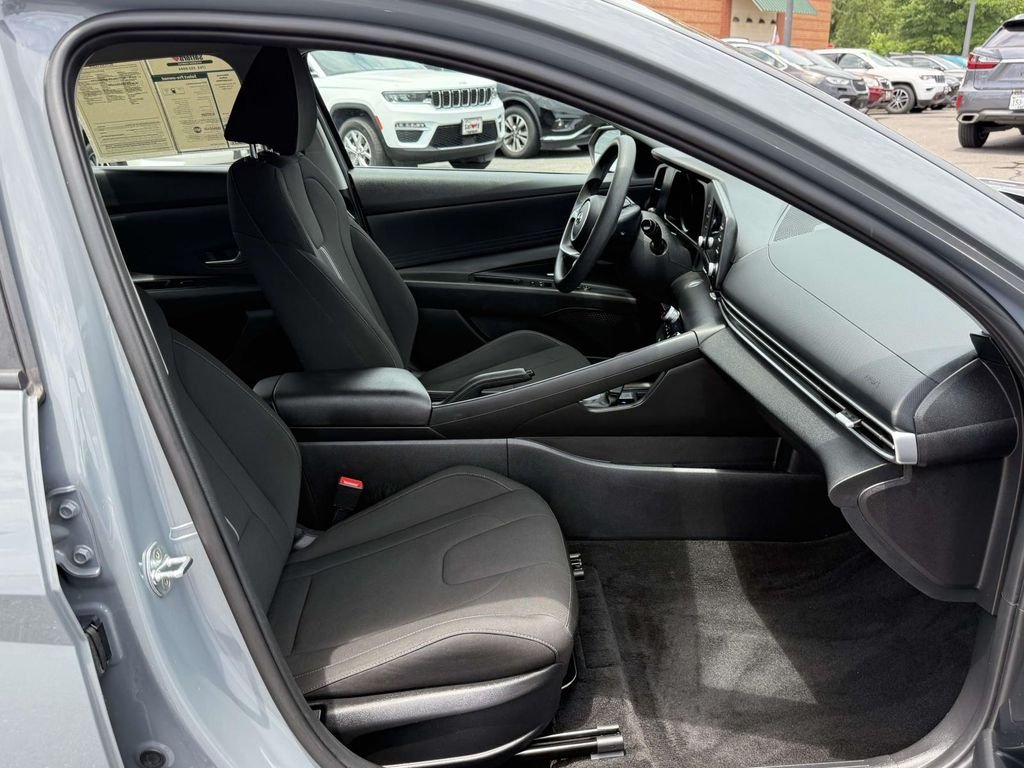 Certified Used 2023 Electric Hyundai SEL image 15