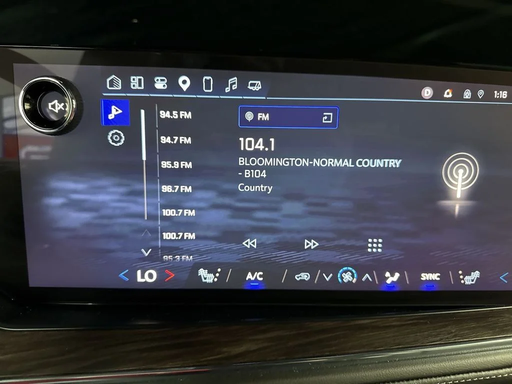Used 2025 Black Chevrolet Z71 image 30