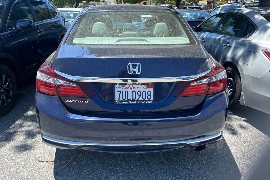 Used 2016  Honda LX image 6