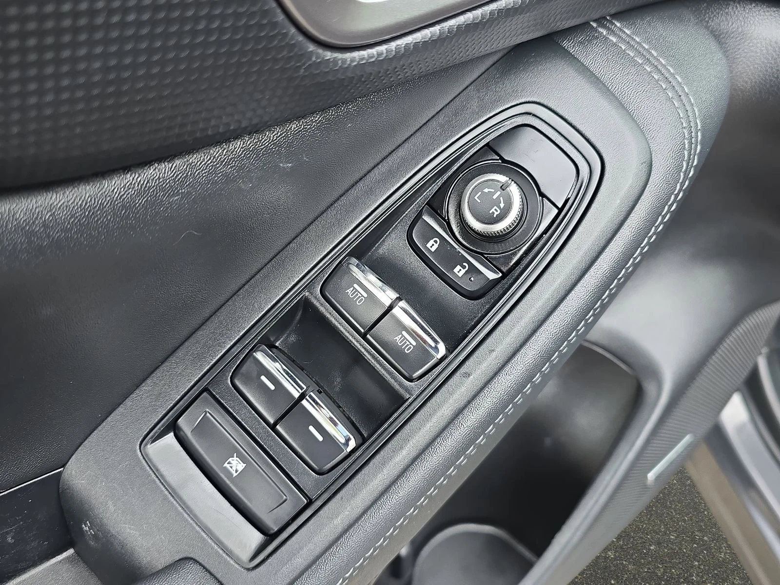 Used 2023 Gray Metallic Subaru Touring image 29