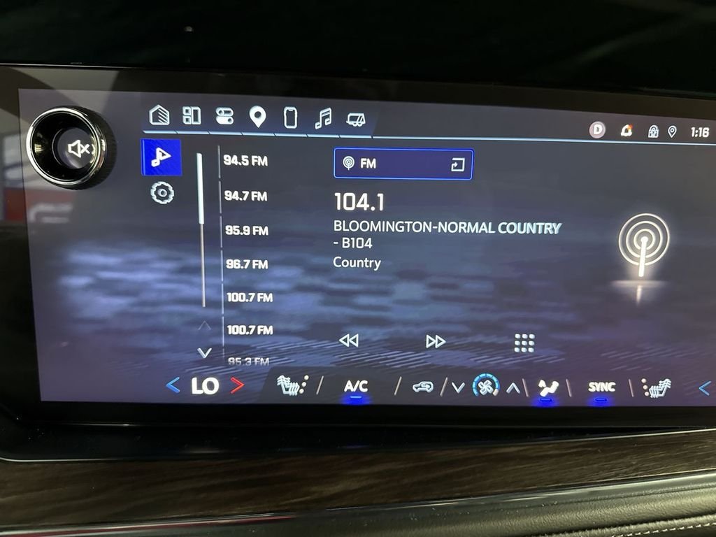 Used 2025 Black Chevrolet Z71 image 30
