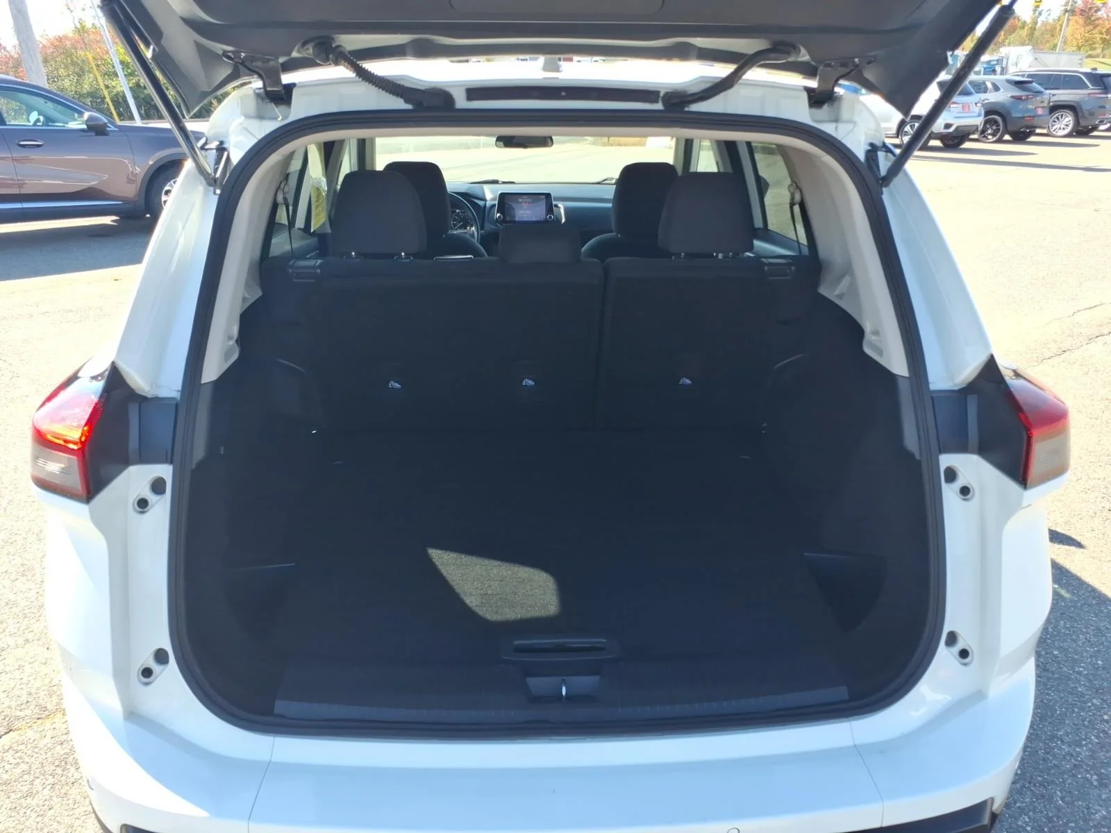 Used 2024 Glacier White Nissan S image 12