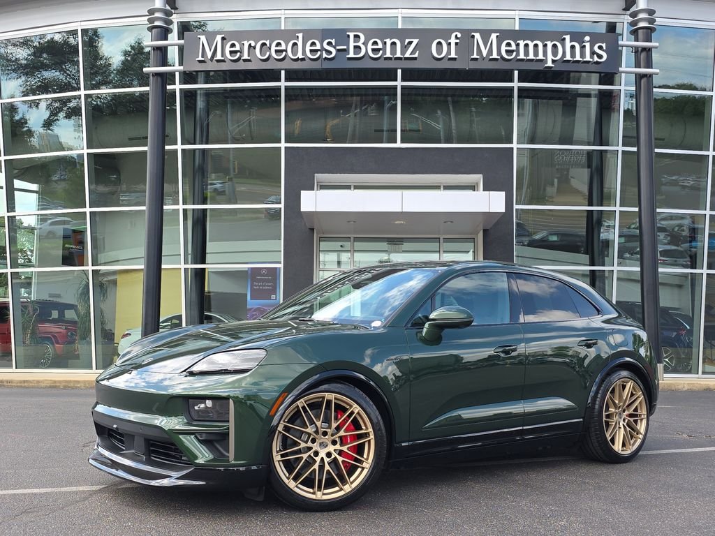 2025 Porsche Macan Macan Turbo Electric's photo