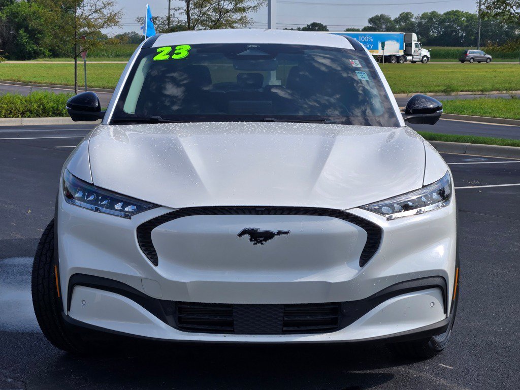 Certified Used 2023 Star White Ford Select image 3