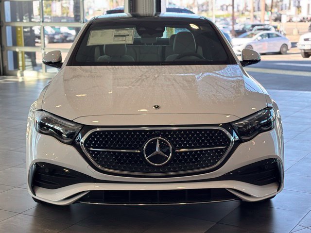 New 2026 MANUFAKTUR Moonlight White Metallic Mercedes-Benz E 350 image 39