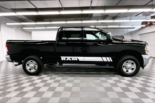 Used 2023 Diamond Black Crystal Pearlcoat Ram Tradesman image 15