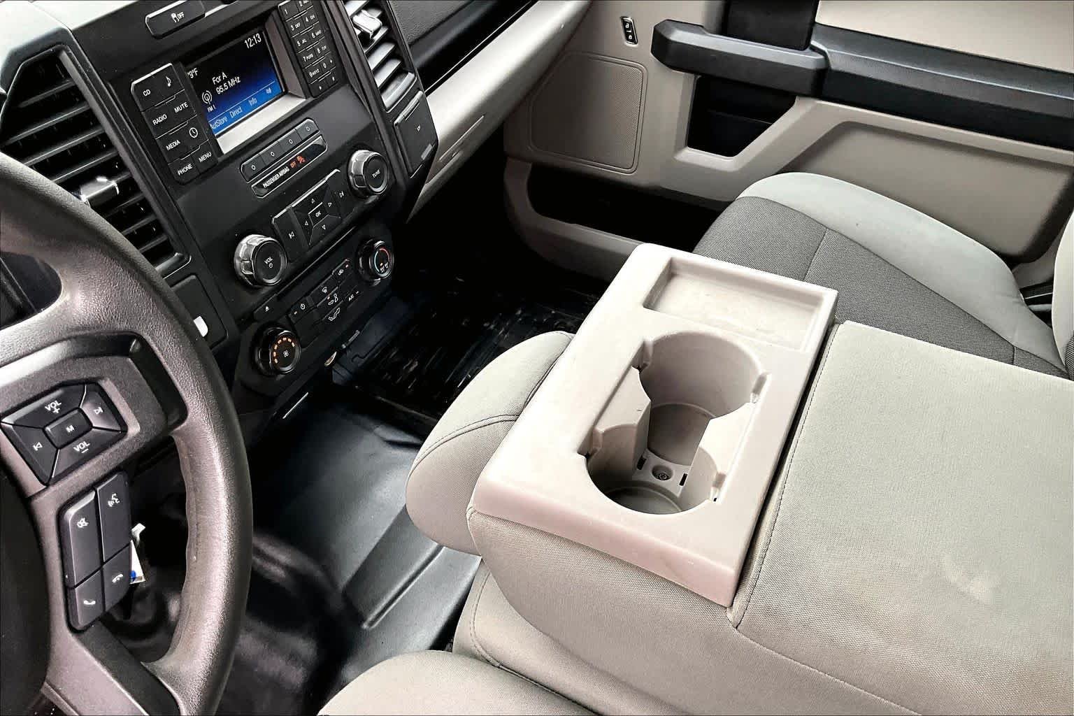 Used 2015 Magnetic Metallic Ford XL image 17
