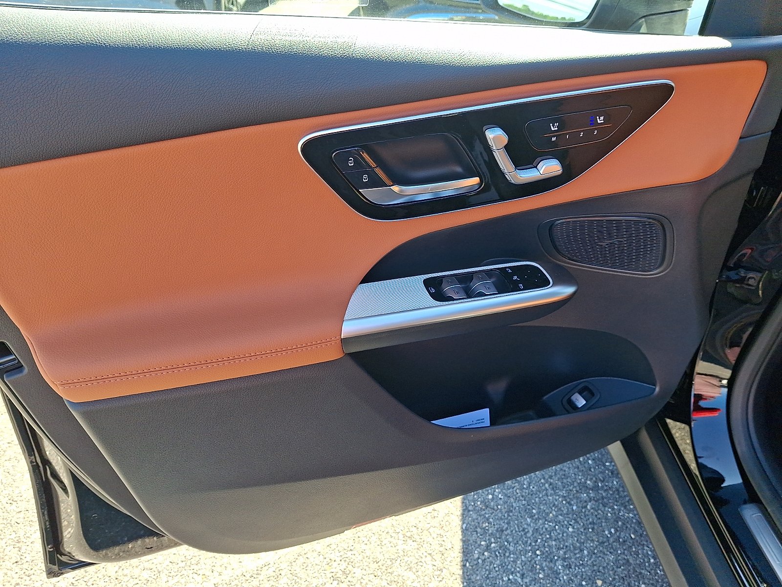 New 2027 Black Mercedes-Benz GLC 300 image 7