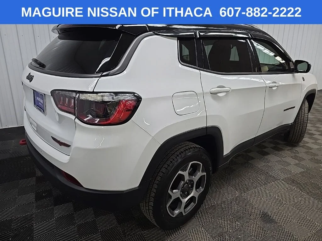Used 2022 White Jeep Trailhawk image 10
