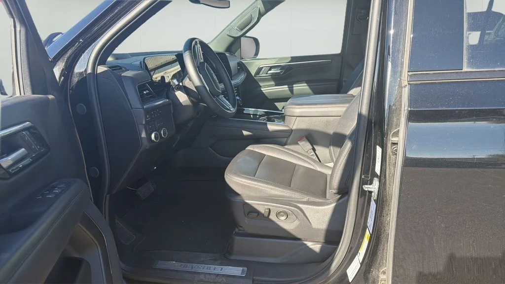 Used 2025 Black Chevrolet Z71 image 12