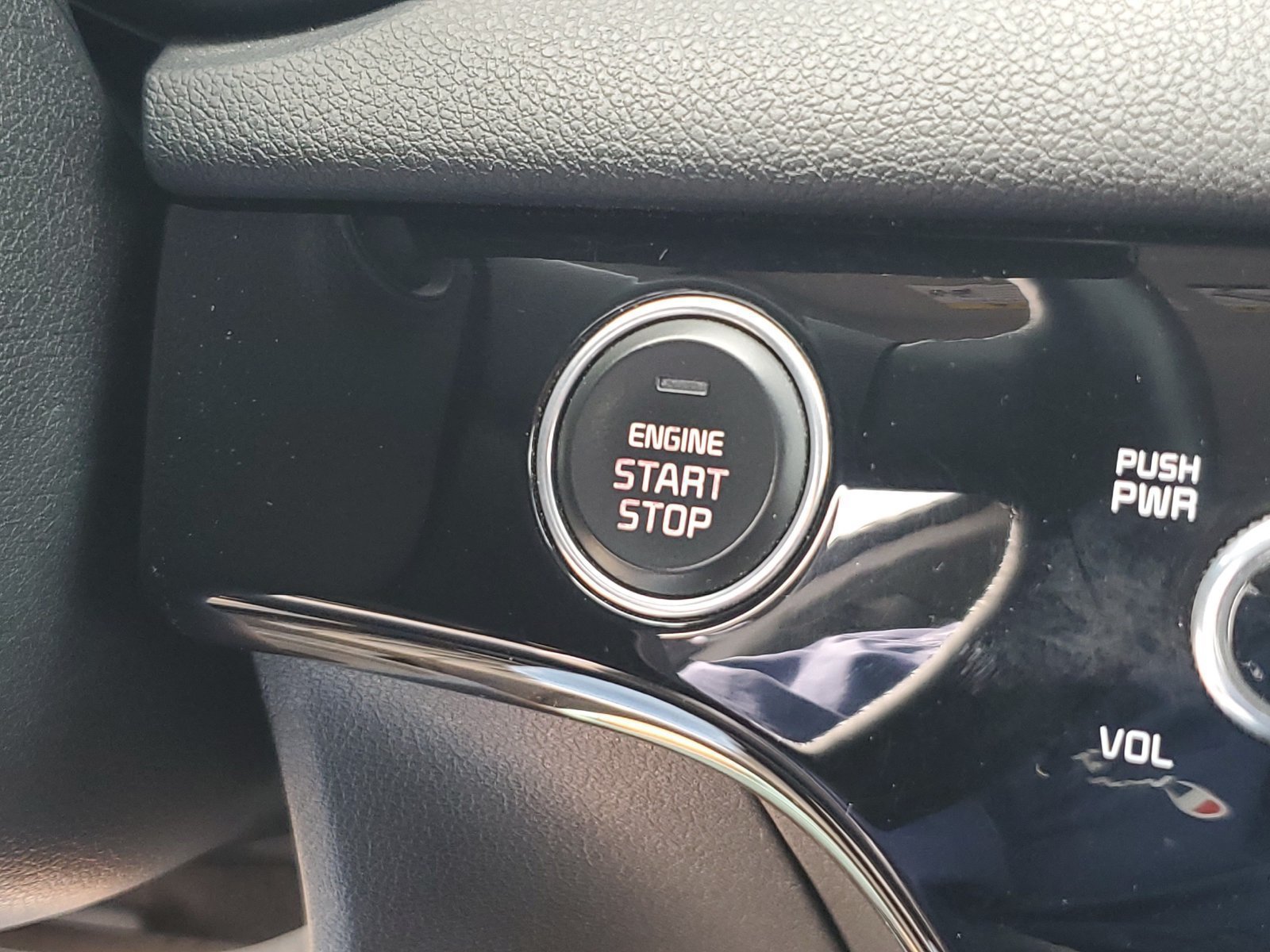 Used 2020 Red Kia EX image 24