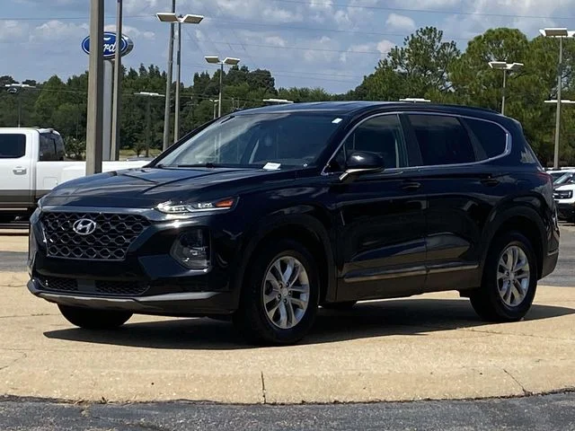 Used 2019 Black Hyundai SE image 6