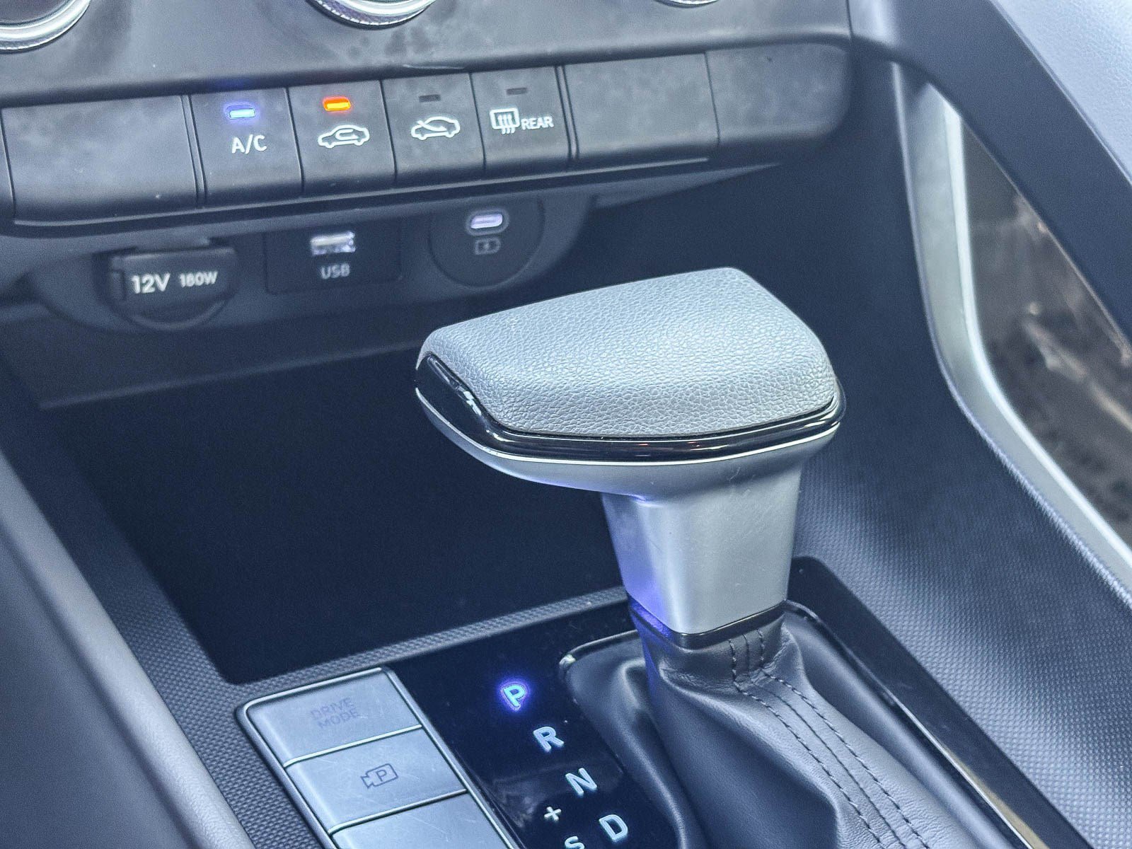 Used 2025 Serenity White Hyundai SE image 25