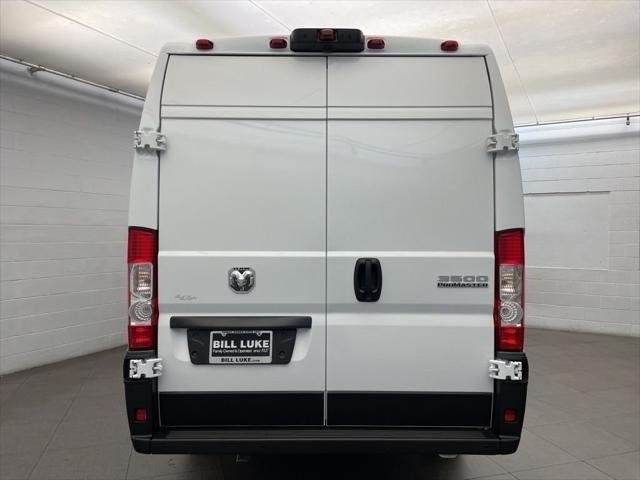New 2026 Bright White Clear-Coat Exterior Paint RAM Tradesman image 5