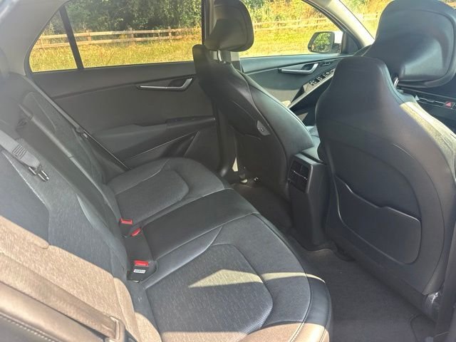 Used 2023 Snow White Pearl Kia Wave image 22